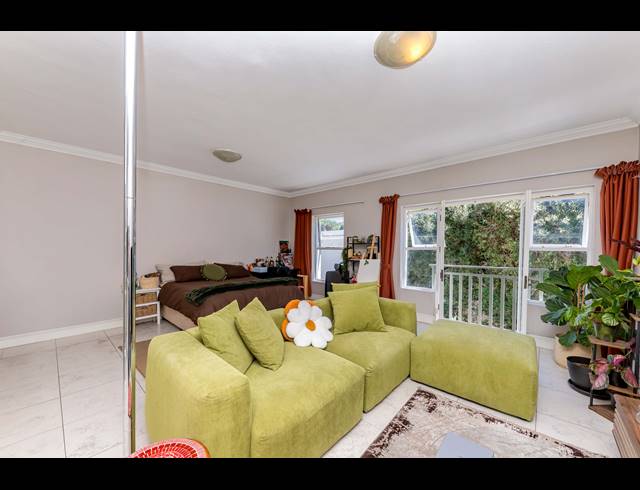 0.5 BEDROOM APARTMENT FOR SALE IN ORANJEZICHT